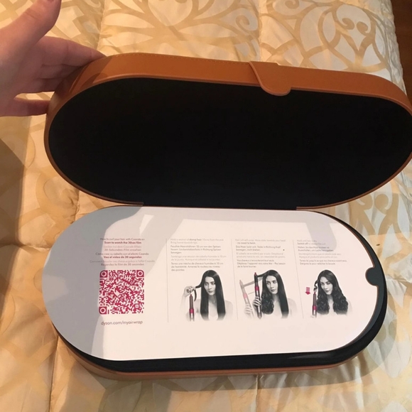 Dyson Airwrap Complete Hair Styling Tool - Picture 4 of 5